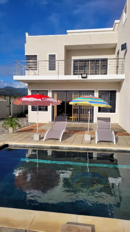 Coquette Villa Avec Piscine Flic en Flac Exterior foto